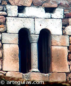 Ventanal en la torre del homenaje del Castillo de Puertomingalvo de Teruel