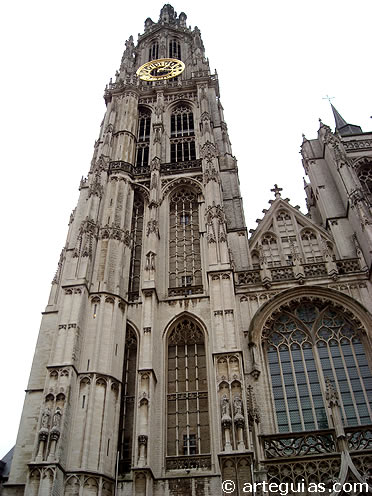 Torre de la catedral, una de las m&aacute;s elevadas del G&oacute;tico de los Pa&iacute;ses Bajos