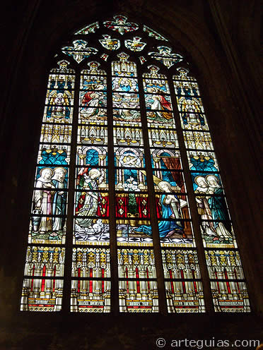 Vidriera en la catedral de San Salvador de Brujas
