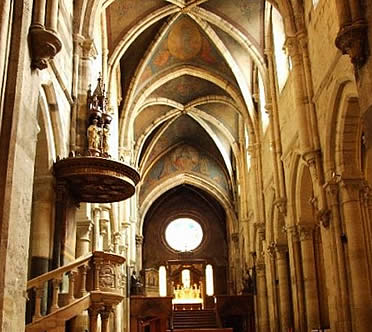 Interior de la Abad&iacute;a de Panonhalma