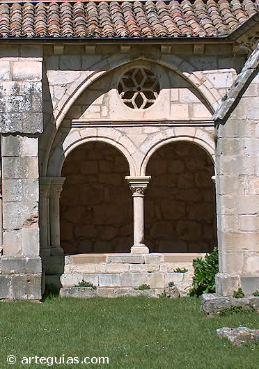 En la Alta y Plena Edad Media los centros religiosos m&aacute;s influyentes fueron los monasterios. (Monasterio de Iranzu)