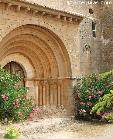 Portada de la iglesia de Millana, en la zona meridional de la Alcarria de Guadalajara