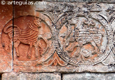 Friso del &aacute;bside de Quintanilla de las Vi&ntilde;as