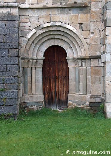 Puerta norte. San Mart&iacute;n de Casta&ntilde;eda