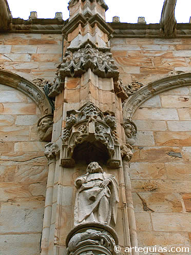 Detalle del claustro de San Miguel de O&ntilde;ate