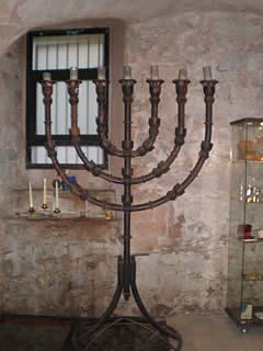 Menorah en la sinagoga mayor de Barcelona