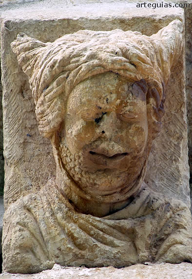 Canecillo del &aacute;bside