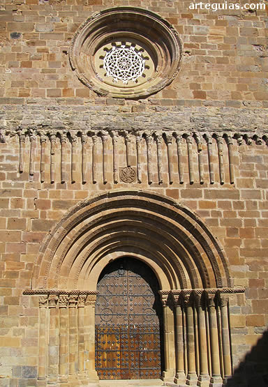 Fachada de la iglesia del monasterio del C&iacute;ster de Veruela (Zaragoza)