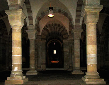 Catedral de Spira: b&oacute;vedas y columnas de la cripta