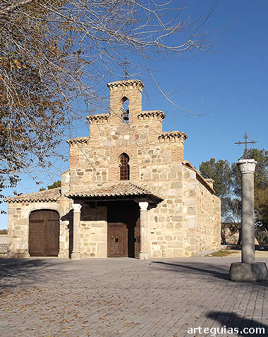 Fachada occidental de la ermita mud&eacute;jar de Guadamur