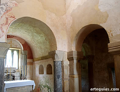 San Salvador de Valdedi&oacute;s: interior de la cabecera y del transepto