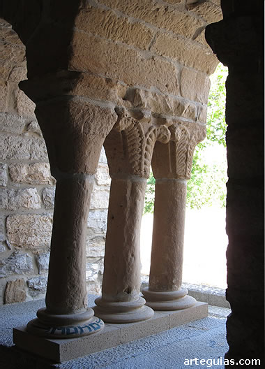 Detalle de la galer&iacute;a porticada