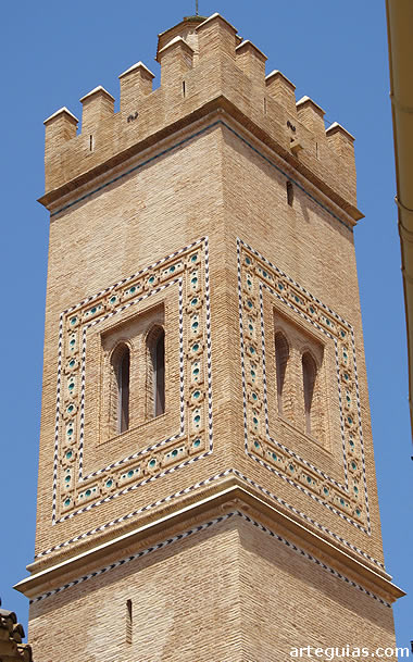 Campanario de Longares