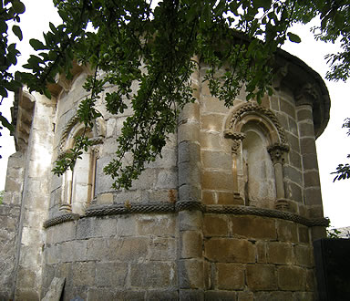 &Aacute;bside de la iglesia de San Salvador de Vilar de Sarria