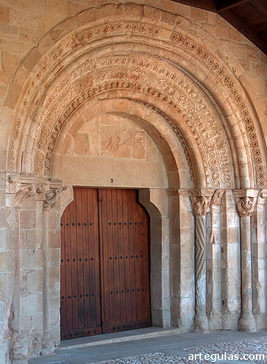 Puerta. Monasterio de Azuelo (Sierra de Cod&eacute;s)