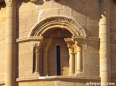 Ventanal del &aacute;bside