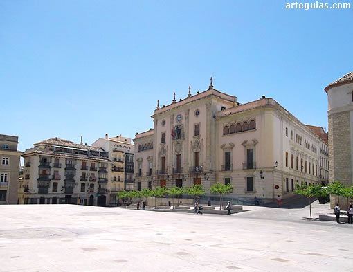 Ayuntamiento de la ciudad de Ja&eacute;n, en la Plaza de Santa Mar&iacute;a