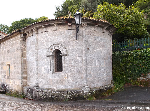 Capilla dieciochesca de San Brais con &aacute;bside neorrrom&aacute;nico. Ponte Maceira