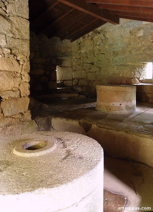 Molinos movidos por el r&iacute;o Tambre