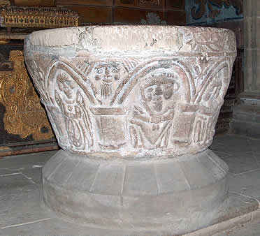 Pila bautismal de la iglesia de la Asunci&oacute;n. Briones, La Rioja