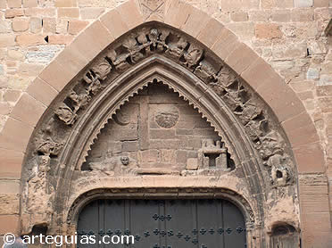 Puerta g&oacute;tica de la iglesia de San Andr&eacute;s de Calahorra