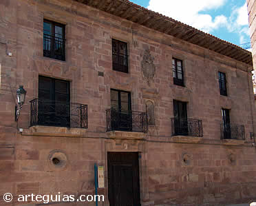 Palacio de Torrem&uacute;zquiz de Ezcaray