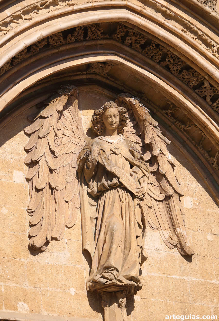 C&eacute;lebre &aacute;ngel custodio de la puerta principal de la Lonja mallorquina