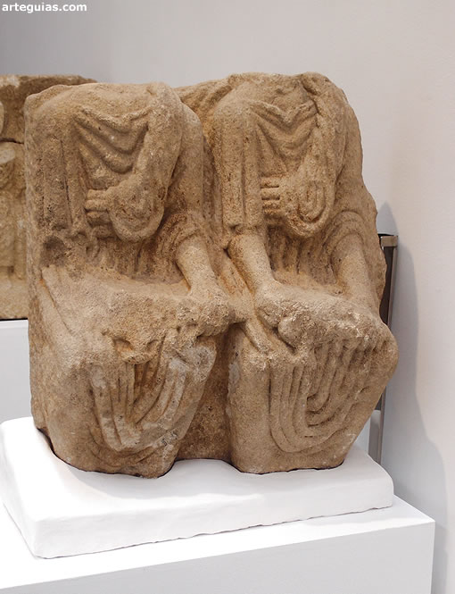 Estela bifronte de At&aacute;n. Siglo I - II d. C. Museo Provincial e Lugo