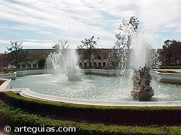 Fuentes en los famosos Jardines de Aranjuez, Madrid