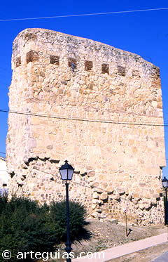 Torre de la muralla medieval de Talamanca de Jarama. Madrid
