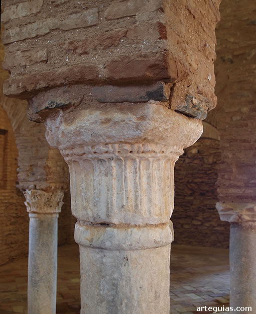 Los soportes de las arquerías de la antigua mezquita de Almonaster la Real son de acarreo