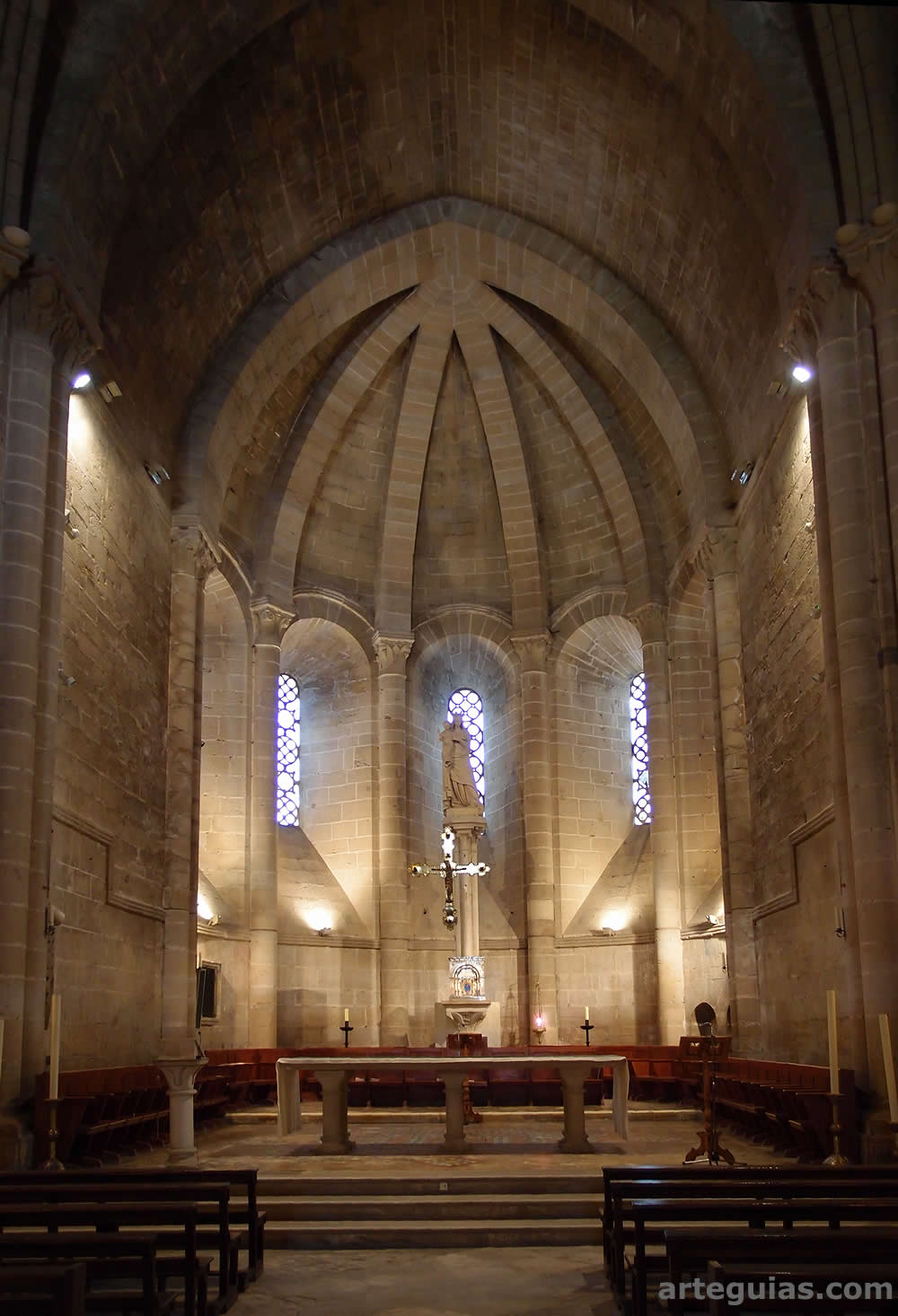 Monasterio de La Oliva: interior del ábside central