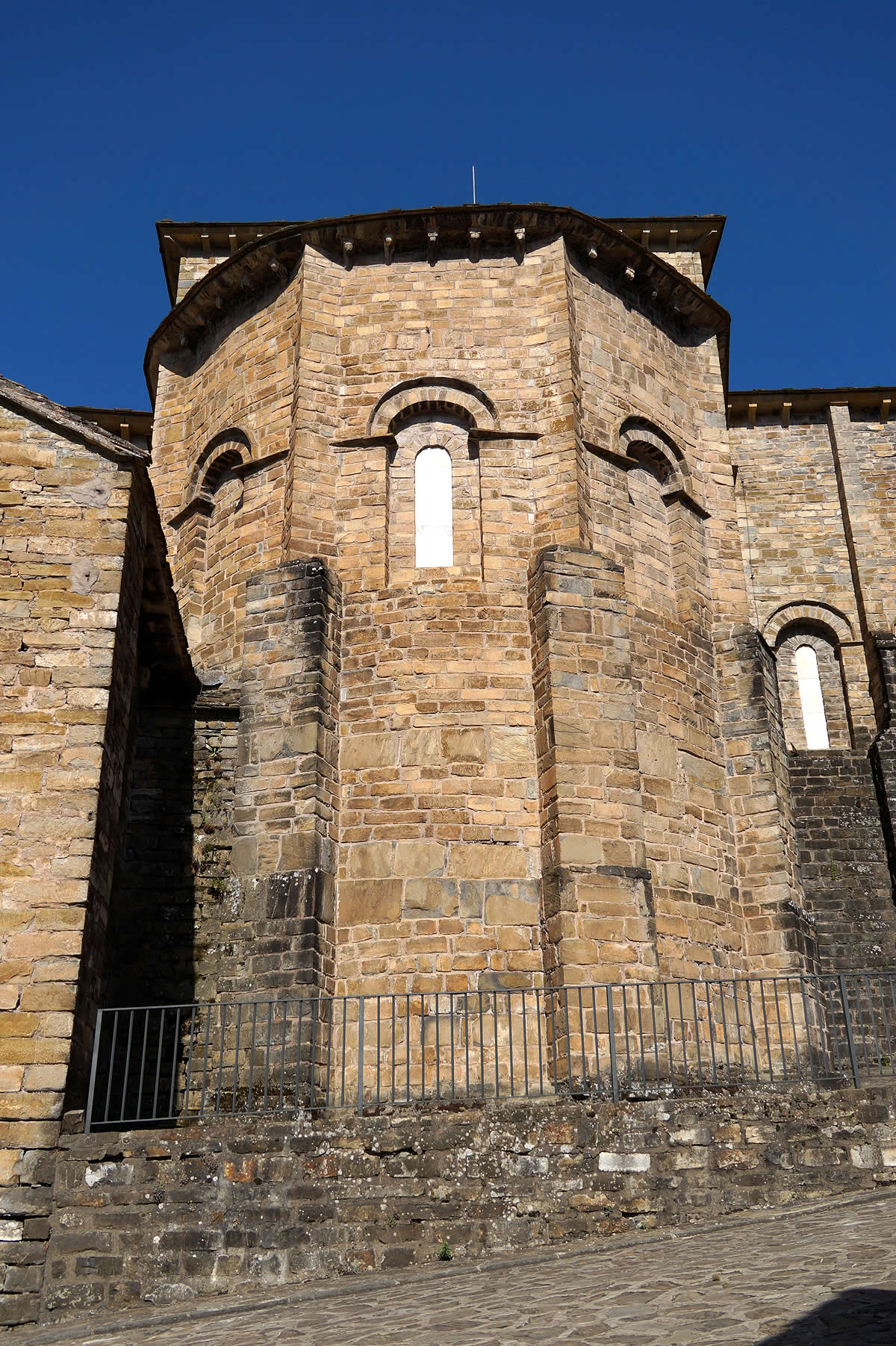 Magn&iacute;fico &aacute;bside