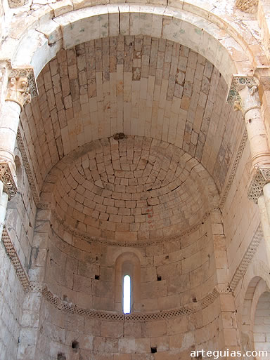 El &aacute;bside septentrional es el mejor conservado