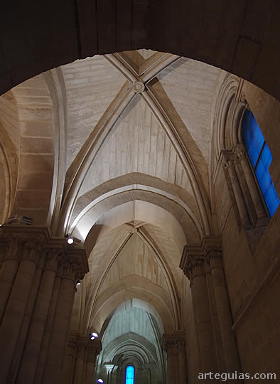 B&oacute;veda de la nave de la iglesia abacial