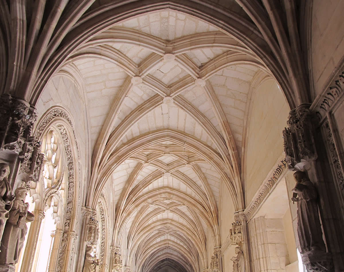 B&oacute;vedas de crucer&iacute;a del claustro inferior de San Juan de los Reyes