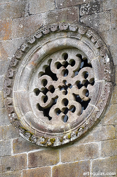 Roset&oacute;n con cruces compuestas
