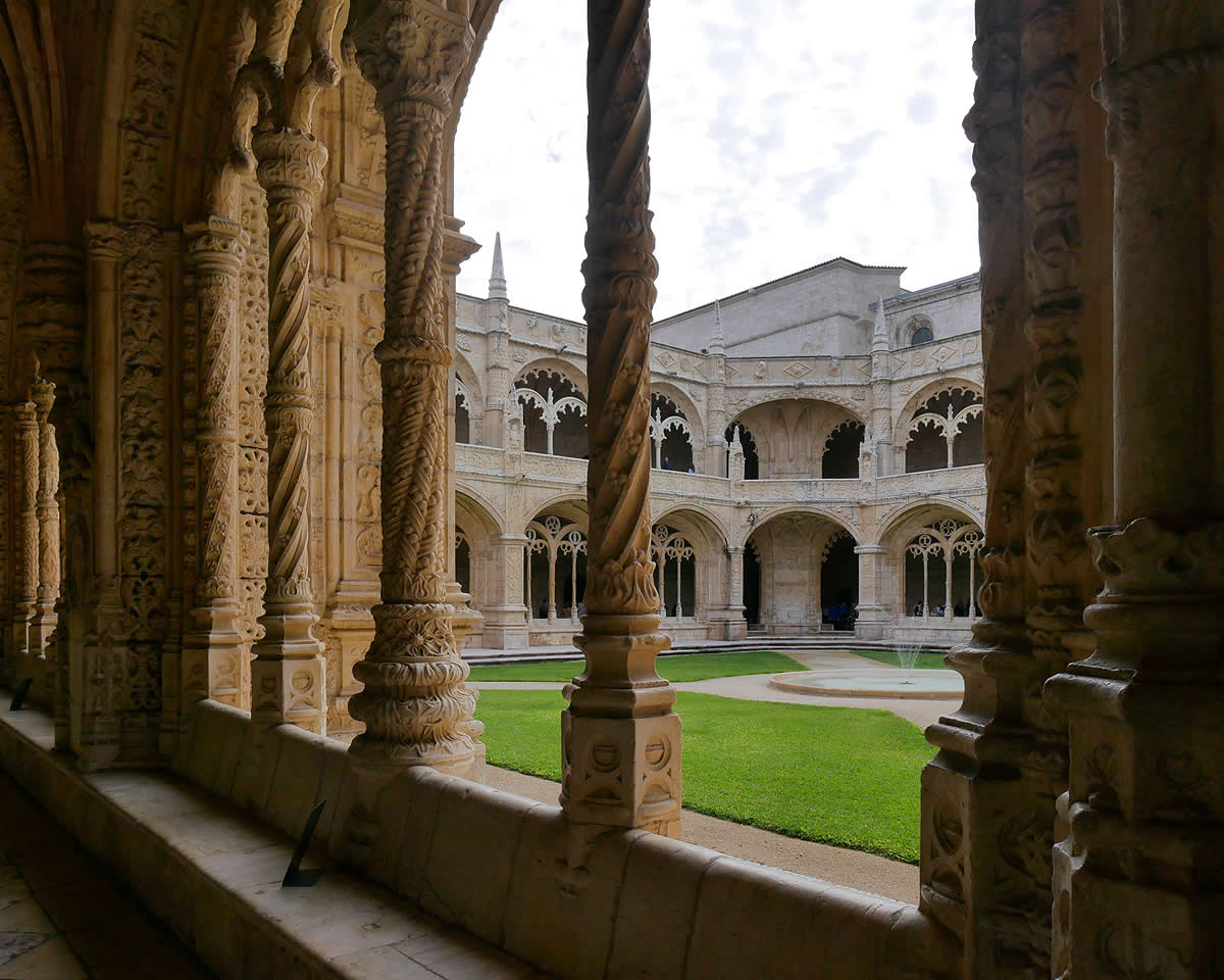 Claustro bajo mon&aacute;stico