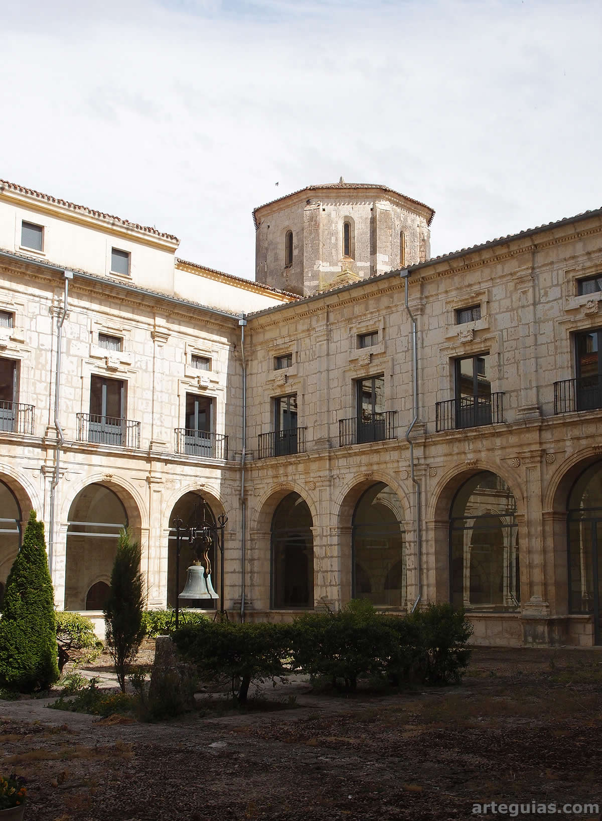 Claustro de la Hospeder&iacute;a del monasterio