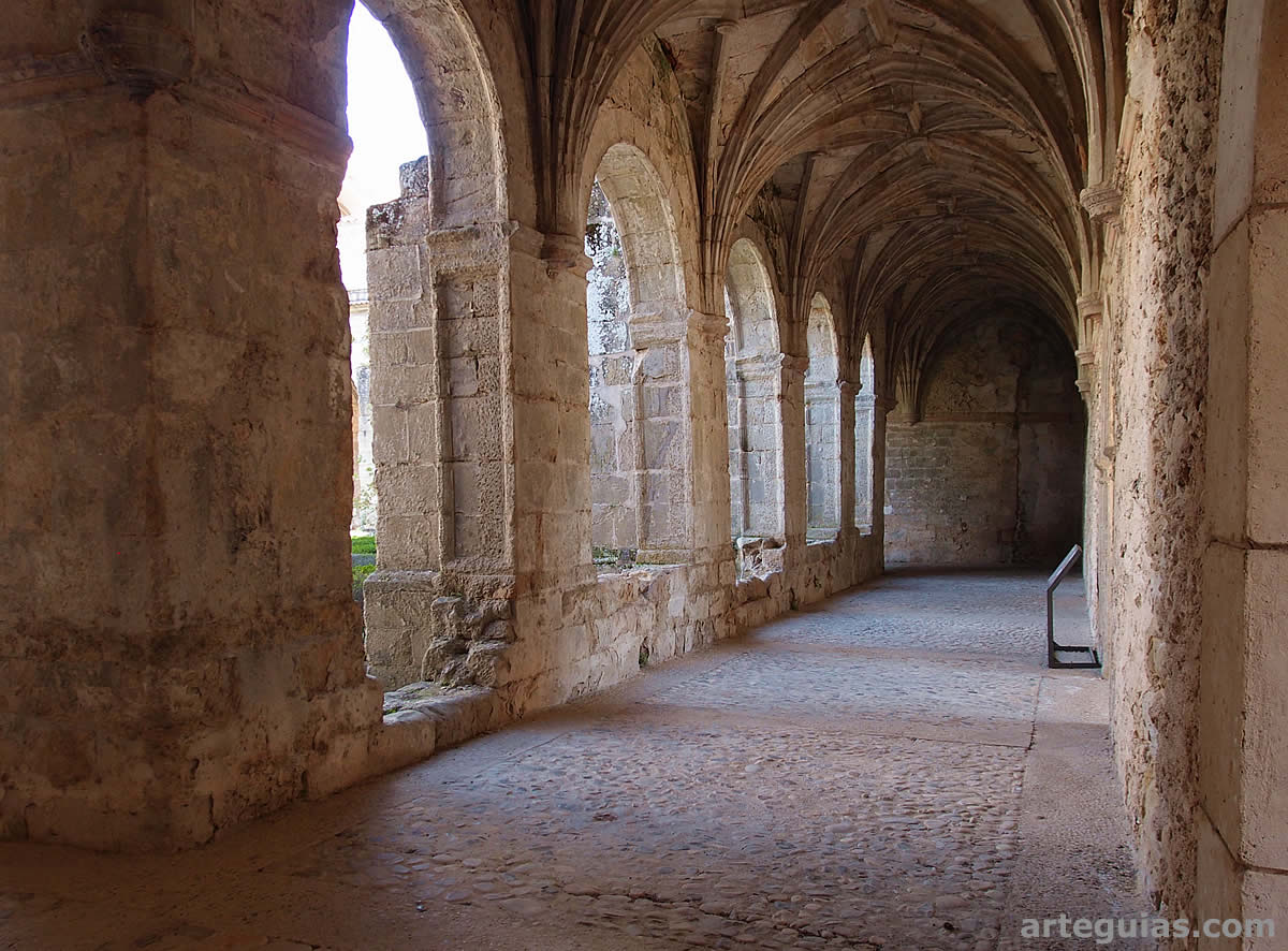 Claustro monástico del siglo XVI