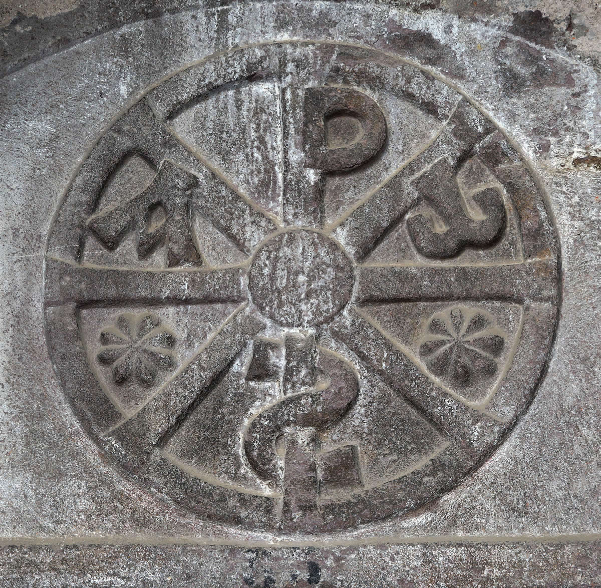Crism&oacute;n de la puerta oeste