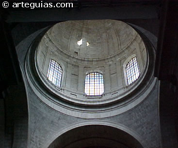C&uacute;pula de la iglesia. Monasterio de El Escorial