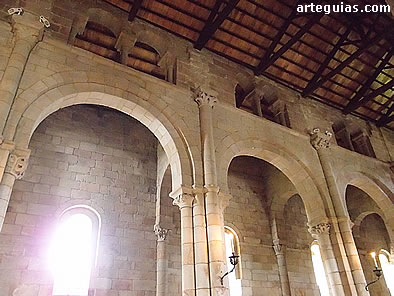 Aciveiro: falto triforio