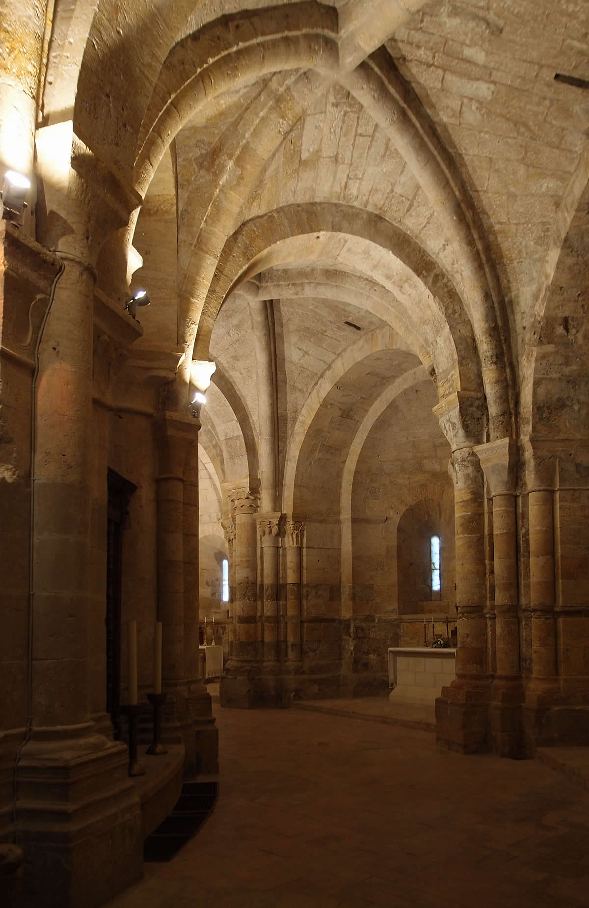 Girola rom&aacute;nica de la iglesia del Monasterio de Santa Mar&iacute;a la Real de Fitero