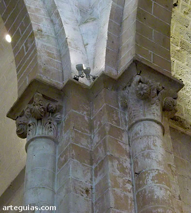 Pilares y columnas de la iglesia