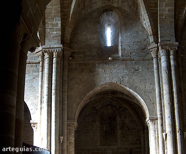 Alzado de la nave central de la iglesia mon&aacute;stica
