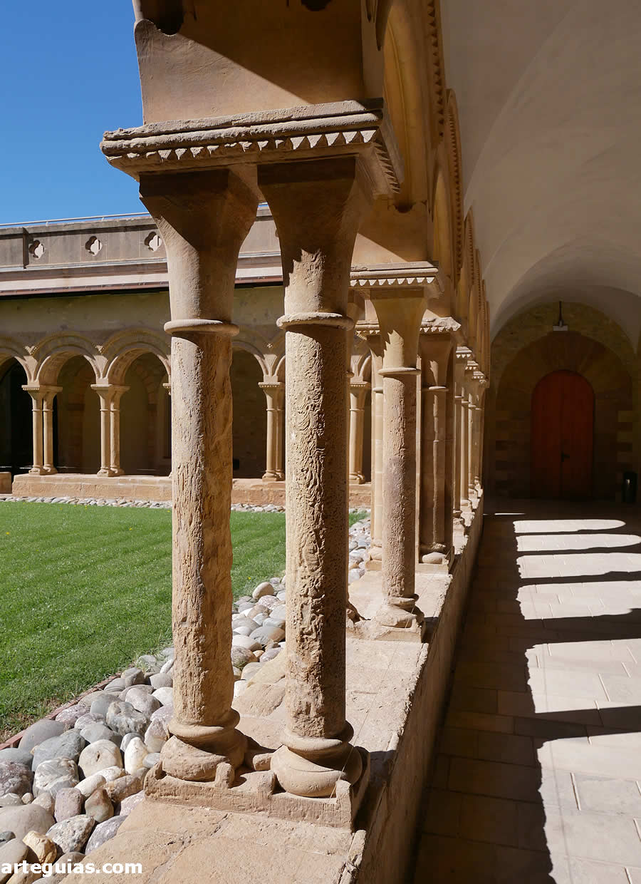 Otra perspectiva del claustro