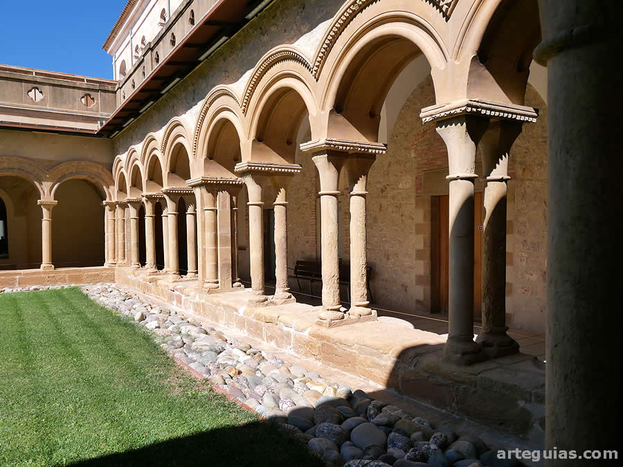 Claustro rom&aacute;nico del Monasterio de Bellpuig de les Avellanes, Lleida