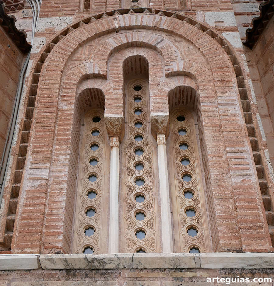 Ventanal del santuario