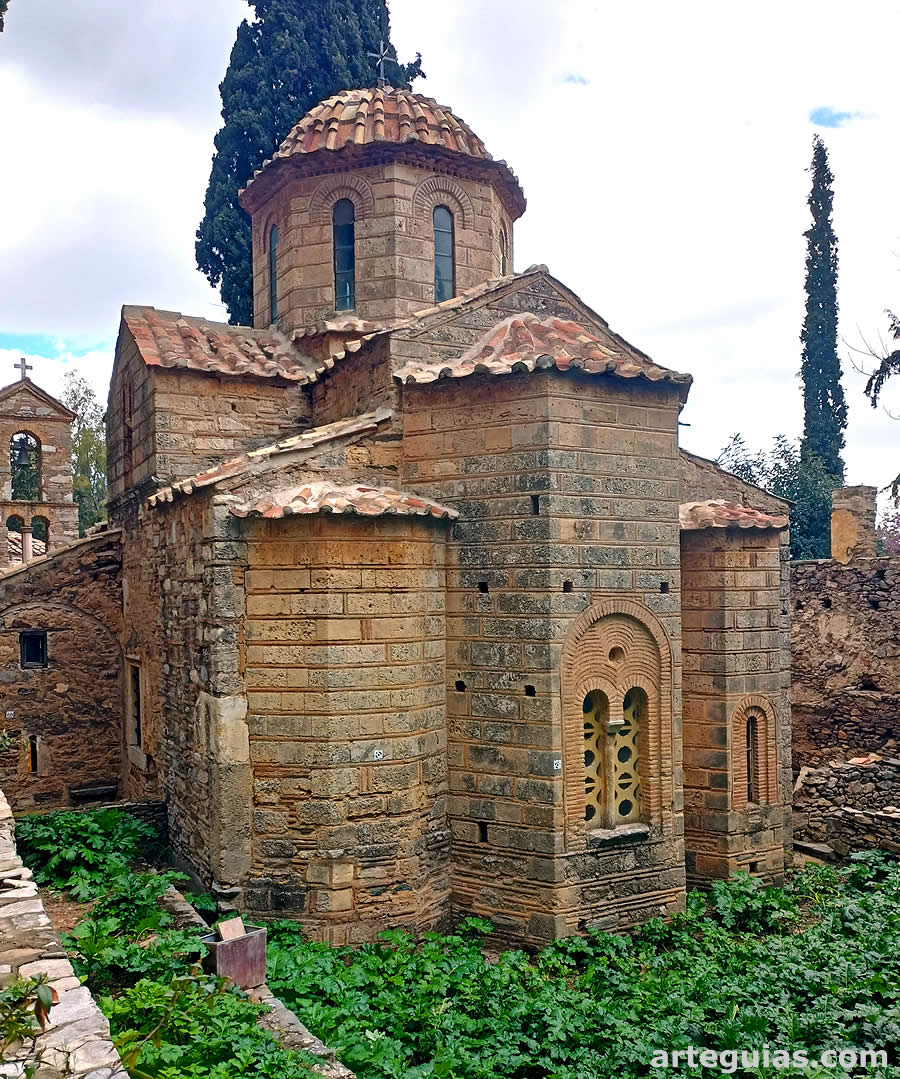 Iglesia katholikon bizantina del siglo XI-XII del Monasterio de Kaisariani